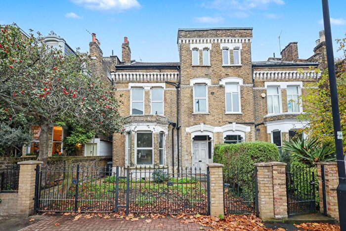 6 Bedroom Semi-Detached House For Sale In Bromfelde Road, London, SW4