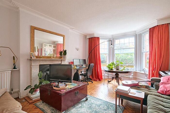 2 Bedroom Flat To Rent In Kenilworth Court, Putney, SW15