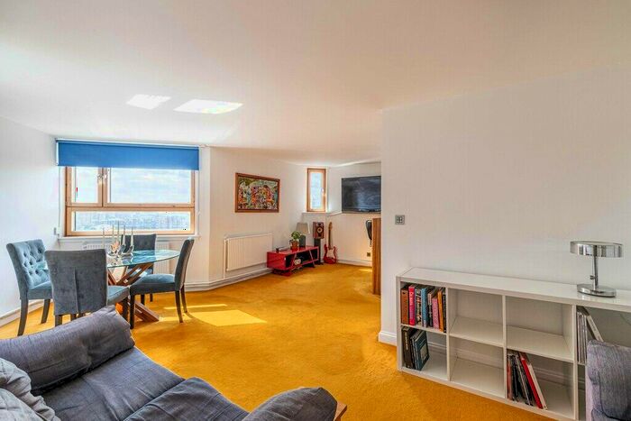 3 Bedroom Apartment To Rent In Worlds End Estate, Chelsea, SW10