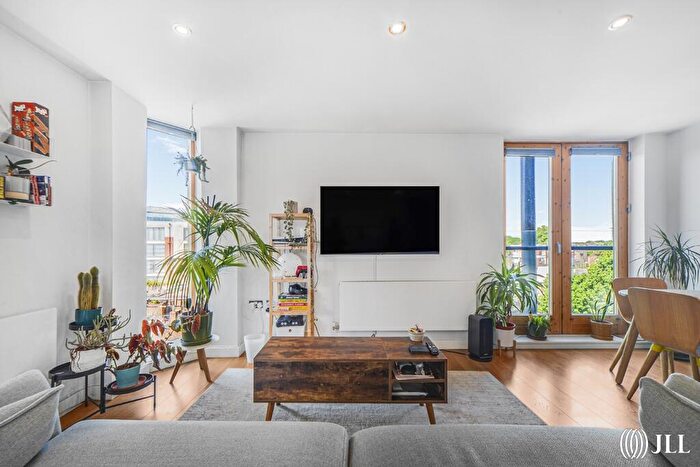 2 Bedroom Apartment For Sale In The Grove, Stratford, London, E15