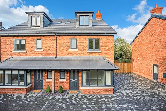 4 Bedroom Property For Sale In Mayflower Way, Beaconsfield, HP9