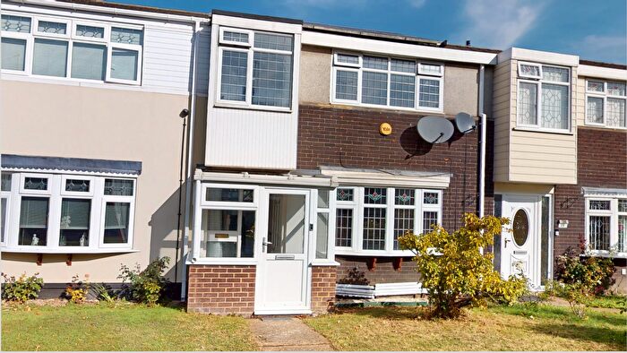 3 Bedroom Town House To Rent In Shepeshall, Basildon, SS15