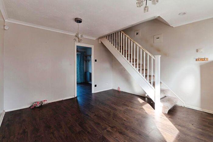 2 Bedroom Terraced House For Sale In Maitland Road, Wickford, Essex, SS12