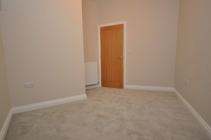 1 Bedroom Flat To Rent In Church Road, Trull, Taunton, TA3