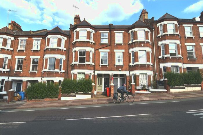3 Bedroom Apartment To Rent In Latchmere Road, London, SW11