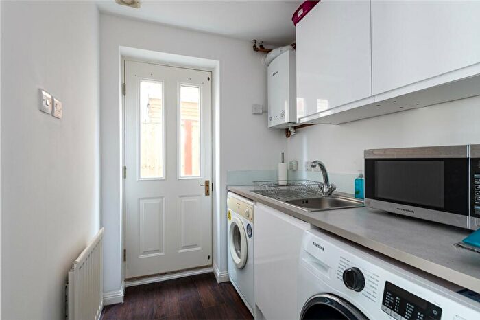 4 Bedroom Detached House For Sale In Grenadier Close, Rainham Gillingham, ME8