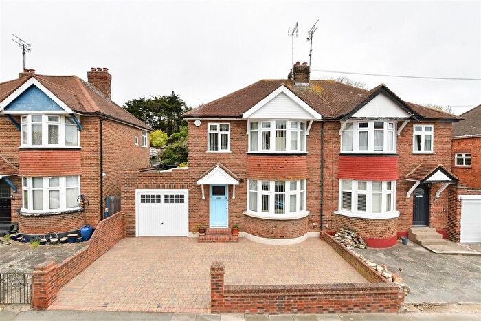 3 Bedroom Semi Detached House For Sale In Bradstow Way, Broadstairs, Kent, CT10