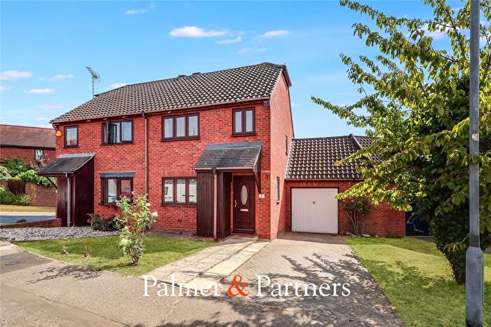 3 Bedroom Semi-Detached House For Sale In Coburg Place, South Woodham Ferrers, Chelmsford, Essex, CM3