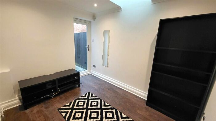 4 Bedroom Property To Rent In Tysoe Avenue, Enfield, EN3