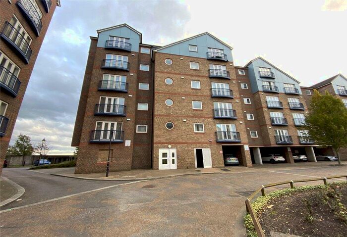 Flat To Rent In Argent Court, Argent Street, Grays, RM17