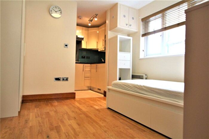 Apartment To Rent In Chatsworth Road, Hackney, London, E5