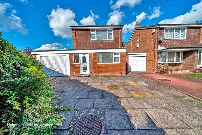3 Bedroom Detached House For Sale In Saredon Close, Pelsall, Walsall, WS3