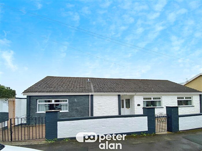 4 Bedroom Bungalow To Rent In Neville Terrace, Aberdare, CF44