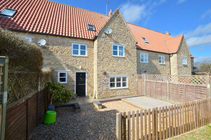 3 Bedroom Town House To Rent In Gees Farm Close, Yardley Hastings, NN7