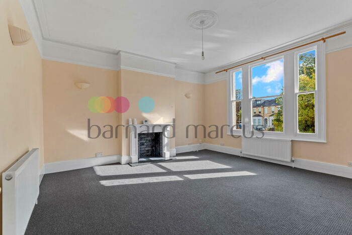 1 Bedroom Flat To Rent In South Park Hill Road, South Croydon, Surrey, CR2