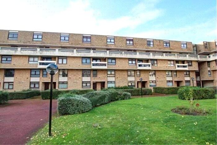 1 Bedroom Flat For Sale In Kenilworth Court, Washington, Tyne And Wear, NE37