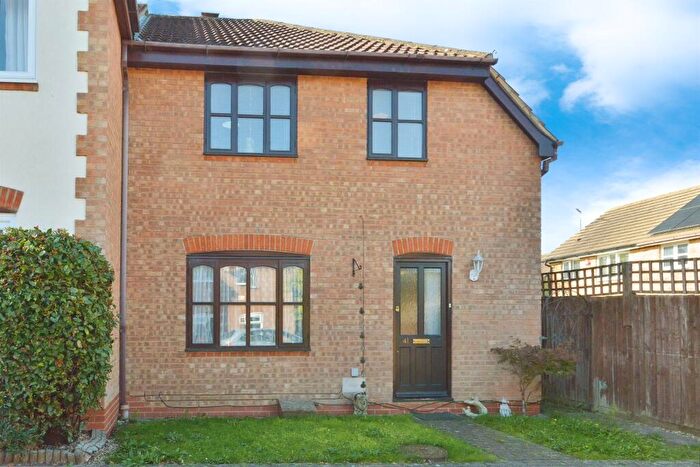 3 Bedroom Semi-Detached House For Sale In Lowland Road, Tattenhoe, Milton Keynes, MK4