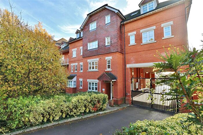 1 Bedroom Apartment For Sale In Heathside Road, Woking, Surrey, GU22