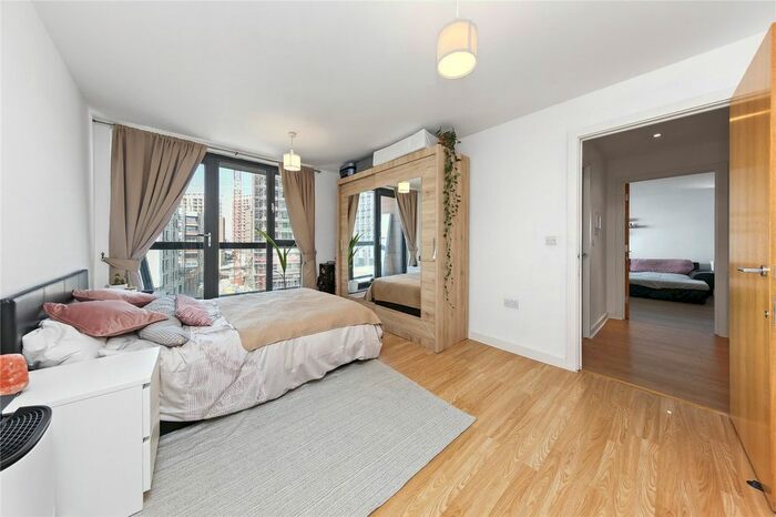 2 Bedroom Flat To Rent In Hallsville Road, Canning Town, London, E16