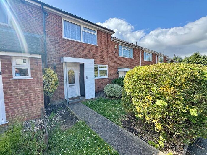 3 Bedroom Terraced House To Rent In Alfriston Close, Luton, LU2