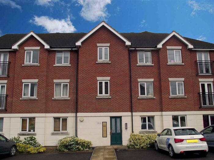 3 Bedroom Flat To Rent In Grenville Road, Chafford Hundred, Essex, RM16