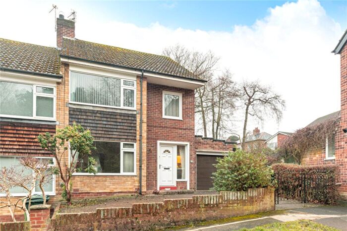 3 Bedroom Semi Detached House For Sale In Friarside Crescent, Rowlands Gill, Tyne And Wear, NE39