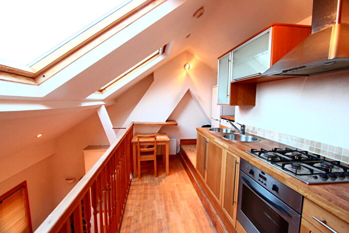 2 Bedroom Flat To Rent In Raleigh Road, Anerley, SE20