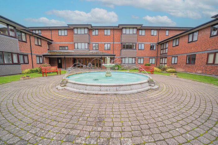 2 Bedroom Apartment For Sale In Lode Lane, Solihull, B91