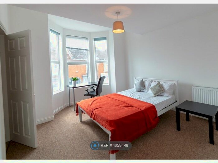 8 Bedroom Terraced House To Rent In Margate Road, Southsea, PO5