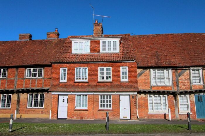 2 Bedroom Property To Rent In Hook Road, North Warnborough, Hook, RG29