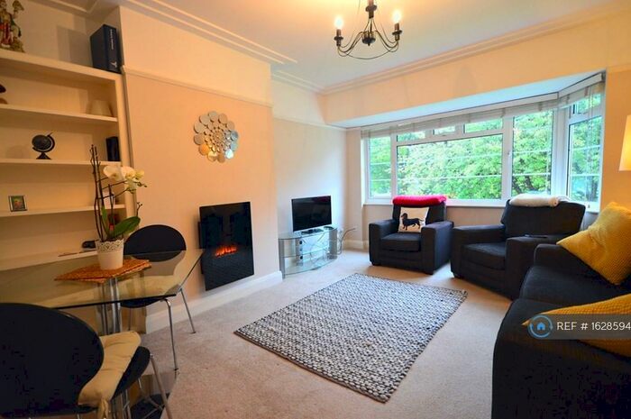 2 Bedroom Maisonette To Rent In Anlaby Court, Cheltenham, GL52