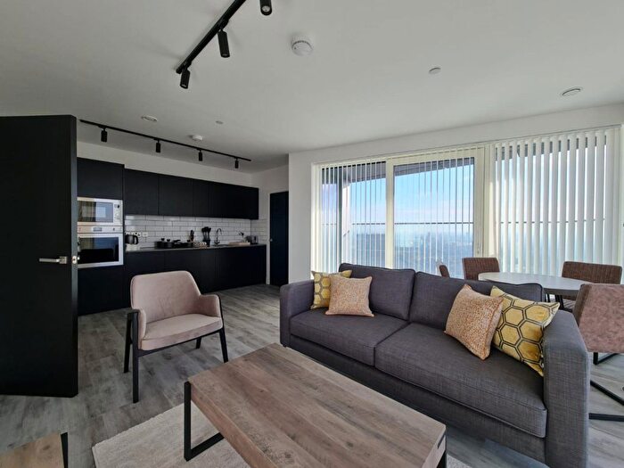 2 Bedroom Flat To Rent In Portal Way, London, W3