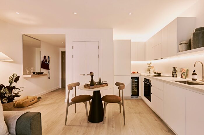 Apartment To Rent In New Drum Street, Tower Hamlets, London, E1