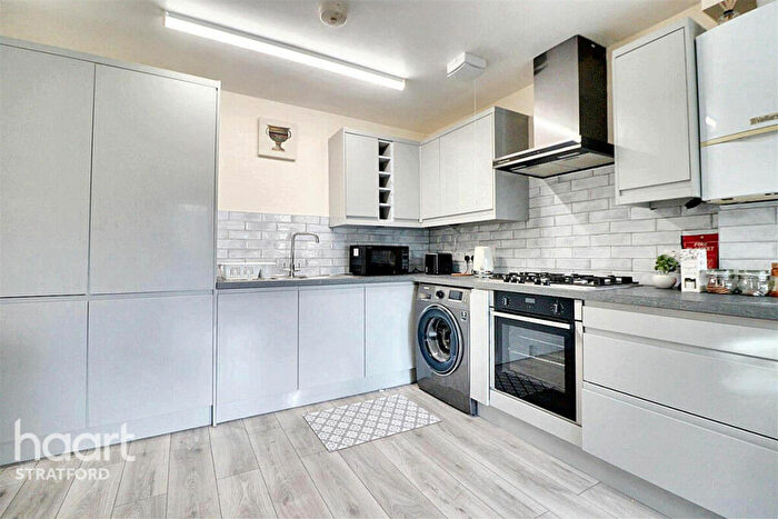 2 Bedroom Flat To Rent In Cundy Road, London, E16