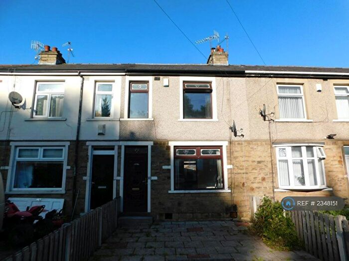 3 Bedroom Terraced House To Rent In Carr Bottom Avenue, Bradford, BD5
