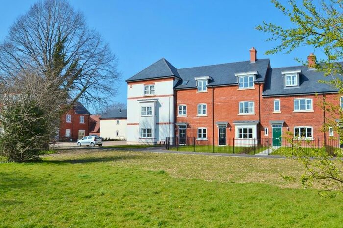 2 Bedroom Flat To Rent In Wimborne, BH21