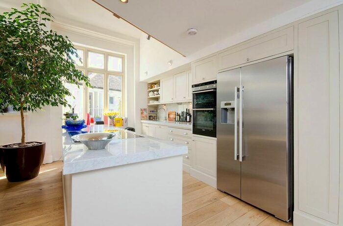 3 Bedroom Flat To Rent In West Street, Harrow On The Hill, Harrow, HA1