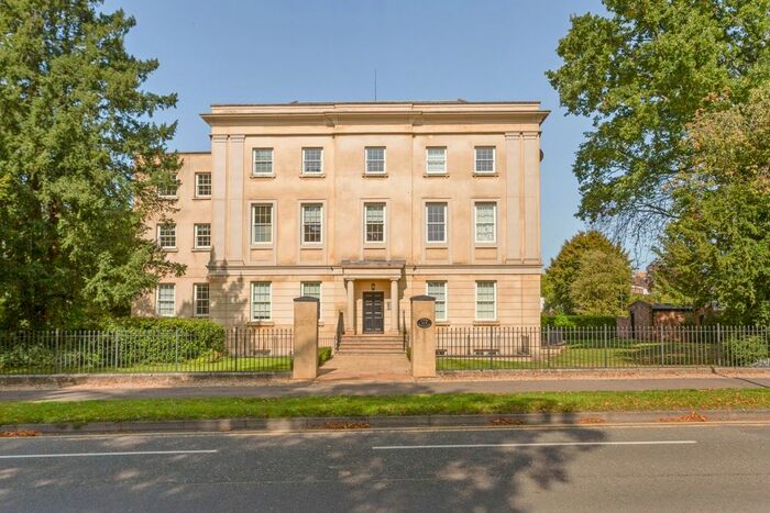 1 Bedroom Flat To Rent In The Park, Leckhampton, Cheltenham, GL50