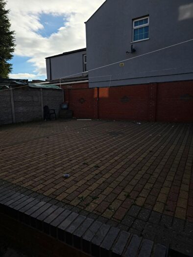 1 Bedroom Flat To Rent In Lewis Street, Walsall, WS2
