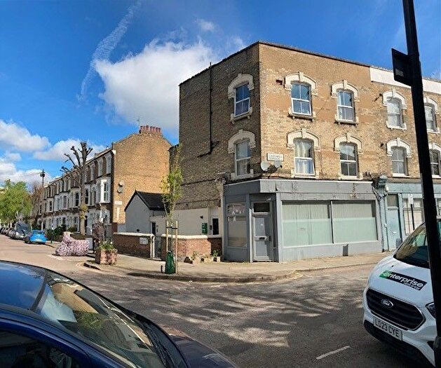 Studio To Rent In Cardwell Terrace, Holloway, Islington, North London, N7