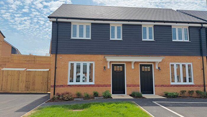 3 Bedroom Semi-Detached House To Rent In James Braid Drive, Basingstoke, RG23