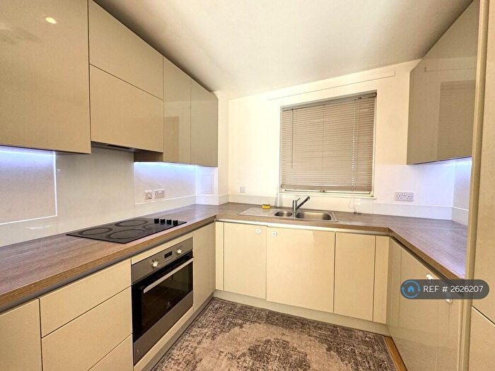 1 Bedroom Flat To Rent In Lariat Court, Barking, IG11