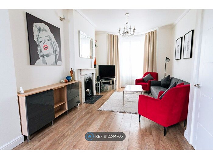 3 Bedroom Terraced House To Rent In Combedale Road, London, SE10