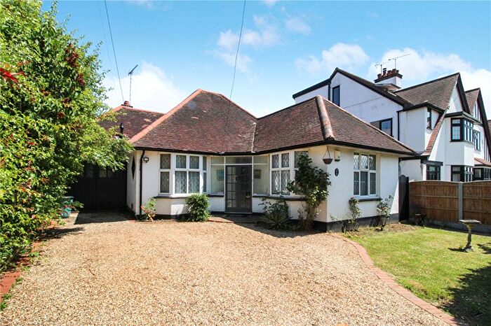 2 Bedroom Bungalow For Sale In St. James Gardens, Westcliff-on-Sea, Essex, SS0