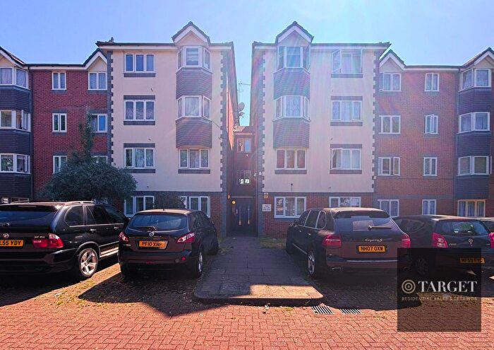 2 Bedroom Flat To Rent In Keats Close, EN3