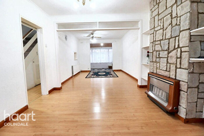 3 Bedroom End Of Terrace House For Sale In Wolsey Grove, Edgware, HA8