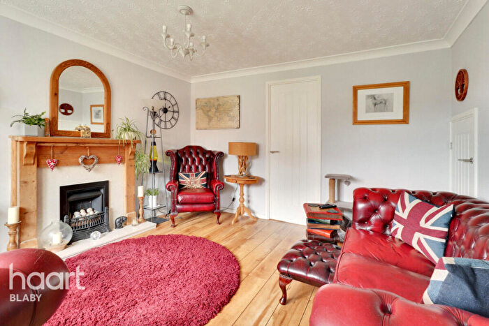 3 Bedroom Semi-Detached House For Sale In Greylag Close, Leicester, LE8