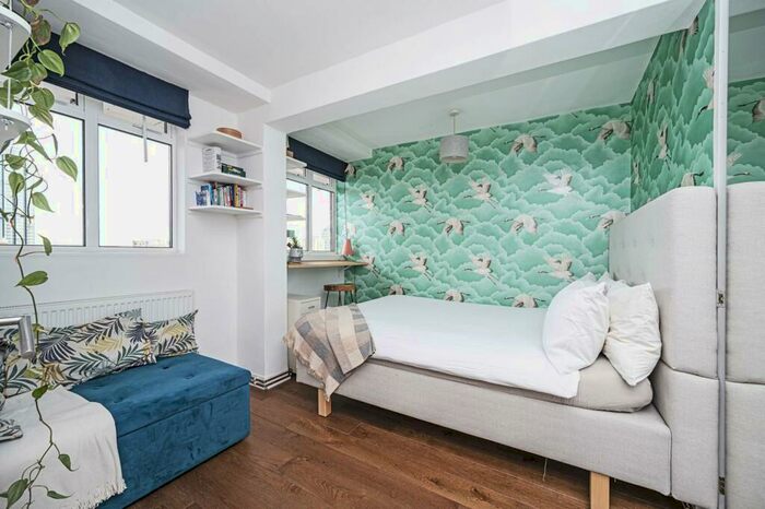 2 Bedroom Flat To Rent In Gee Street, Clerkenwell, London, EC1V