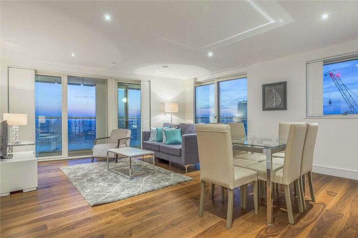 3 Bedroom Apartment To Rent In Talisman Tower, Lincoln Plaza, Canary Wharf, London, E14