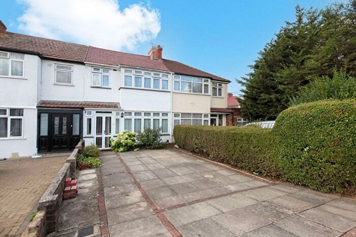3 Bedroom Terraced House For Sale In De Havilland Road, Edgware, HA8